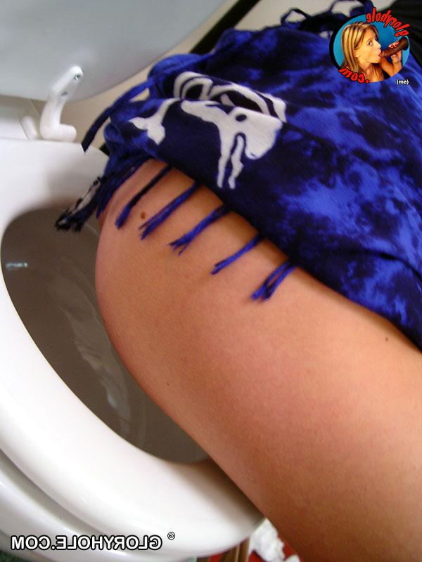 20P MILF Mariah Cherry sits on the toilet while sucking BBC through a gloryhole