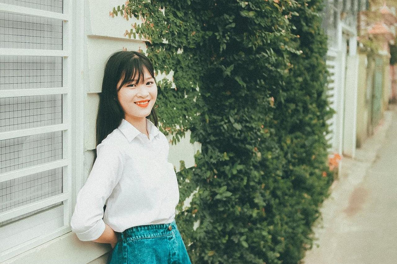 20P Cute Asian babe Luilull posing in her white shirt and skirt in a solo