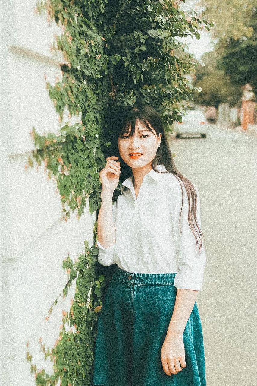 20P Cute Asian babe Luilull posing in her white shirt and skirt in a solo