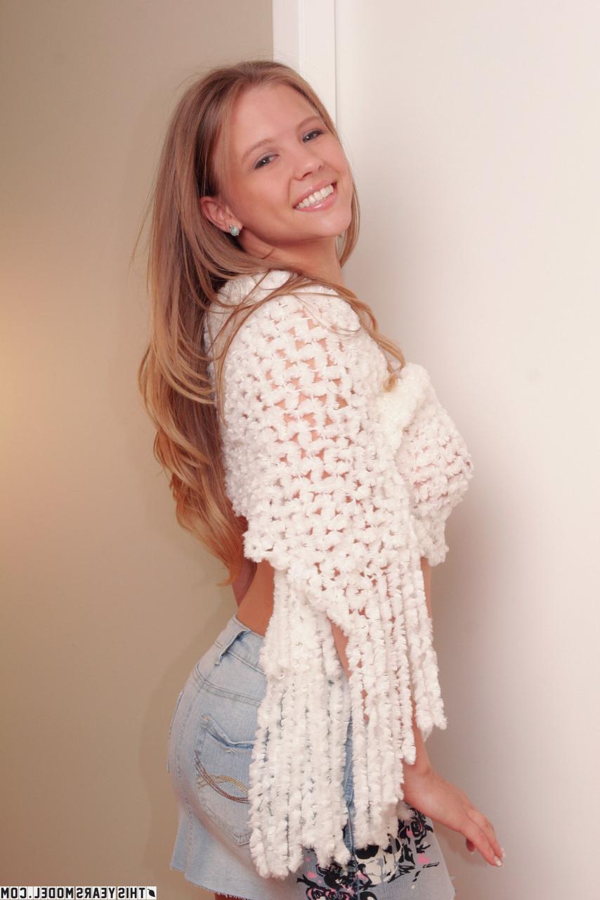 10P A linda garota Dawson Miller faz sua estreia como modelo nua