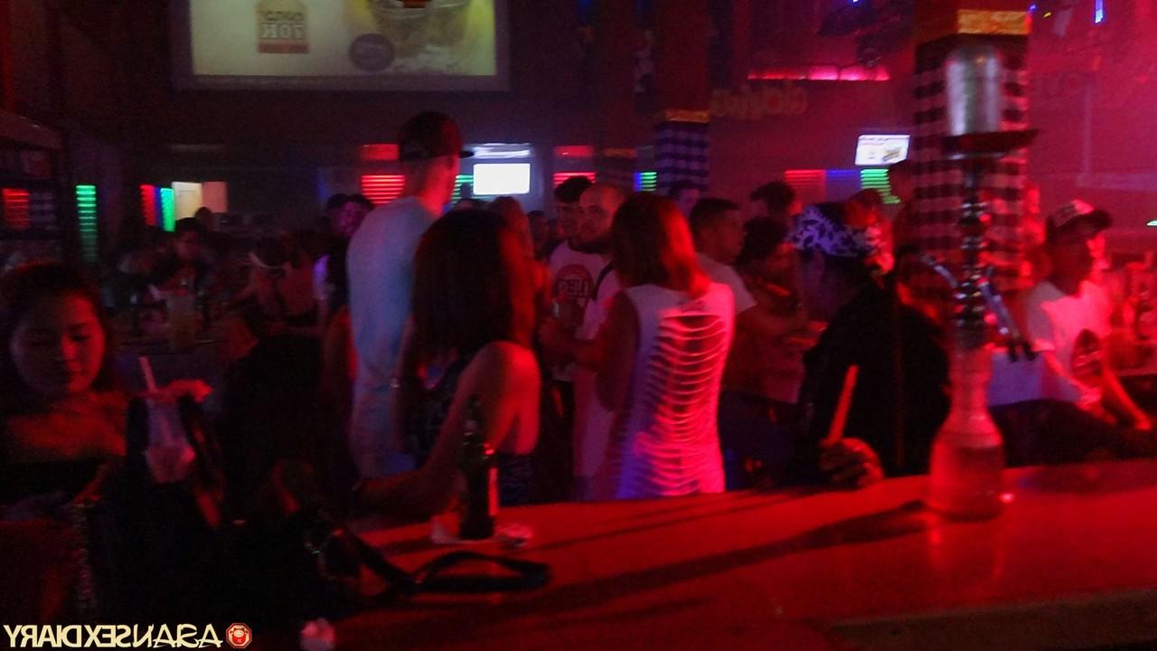 17P La guapa asiática Aed follada por su inocente coño a lo perrito en POV