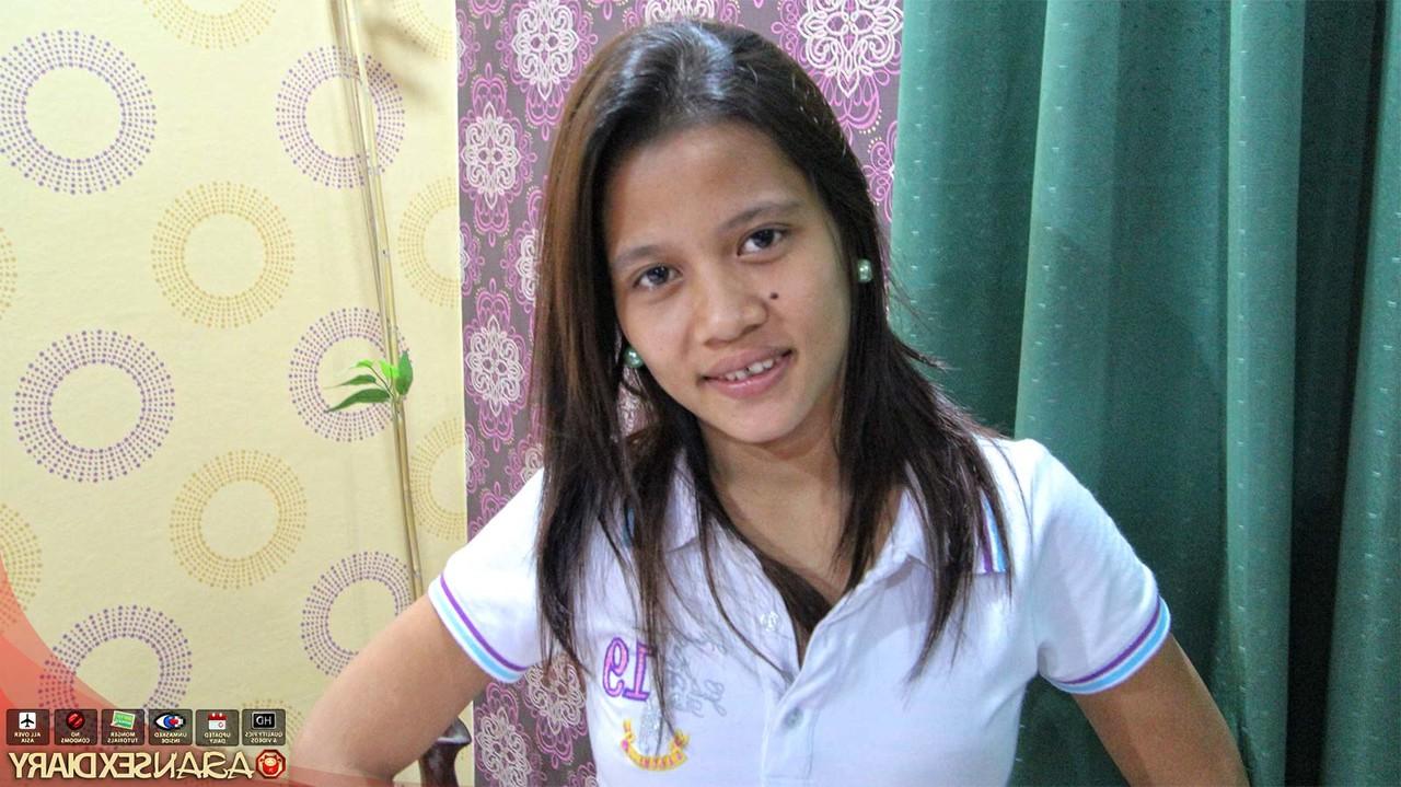 15P La nana Pinay va sans fond en ayant des relations sexuelles en POV avec un étranger