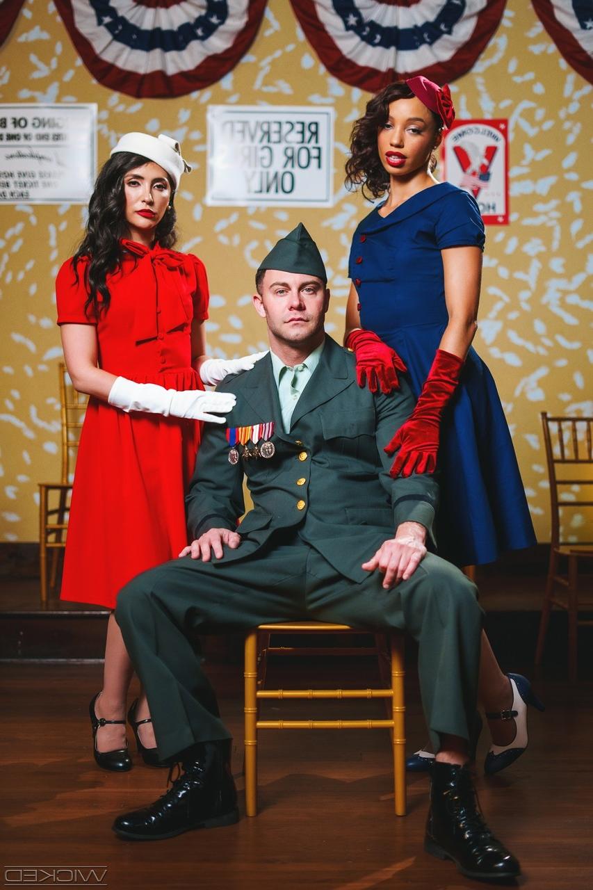 15P Jane Wilde and Alexis Tae have threesome sex in vintage underthings