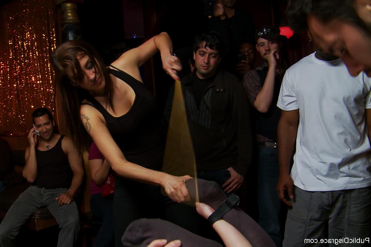 20P Desgraça Pública Sasha Knox, Tommy Pistol
