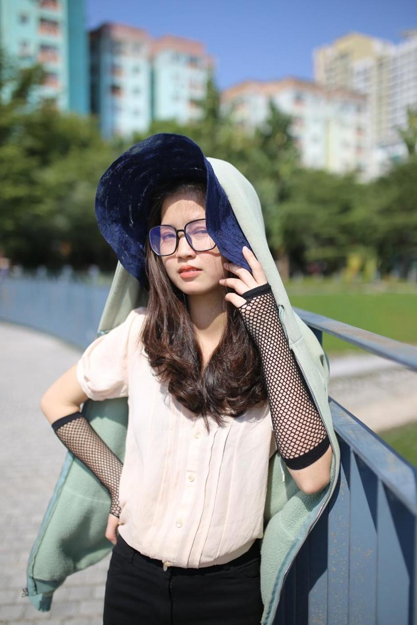 20P Beautiful Asian babe with a hat Maya posing in her elegant outfit in a solo