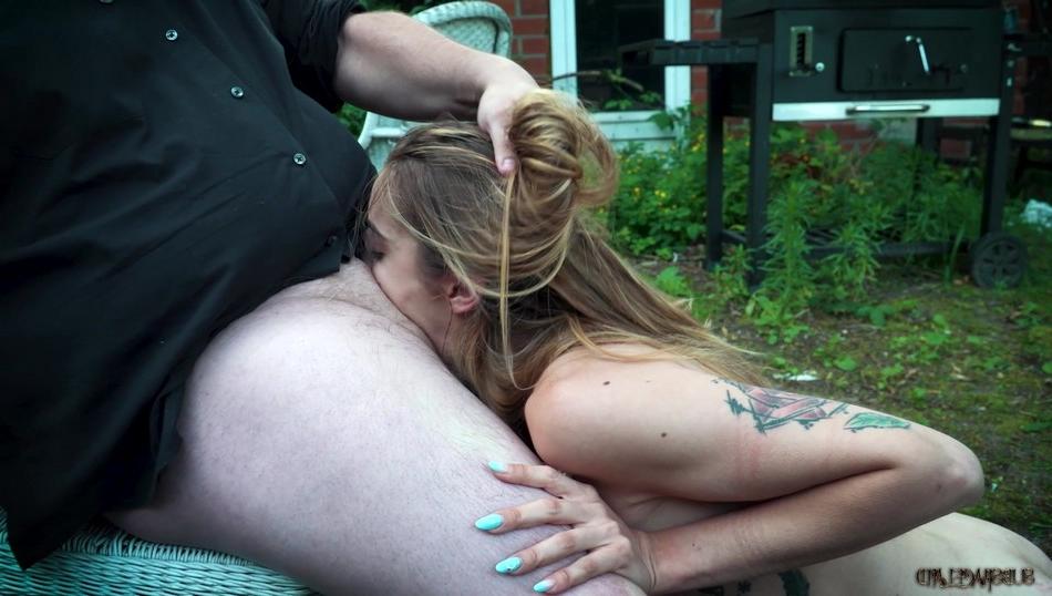 16P Joven blanca follada en la cara tras ser suspendida de una carretilla elevadora