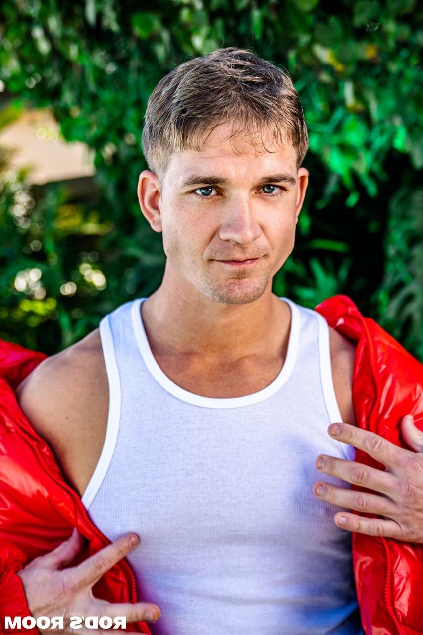 20P Los gays Brandon Anderson y Ty Santana tienen sexo anal por infrarrojos entre ellos