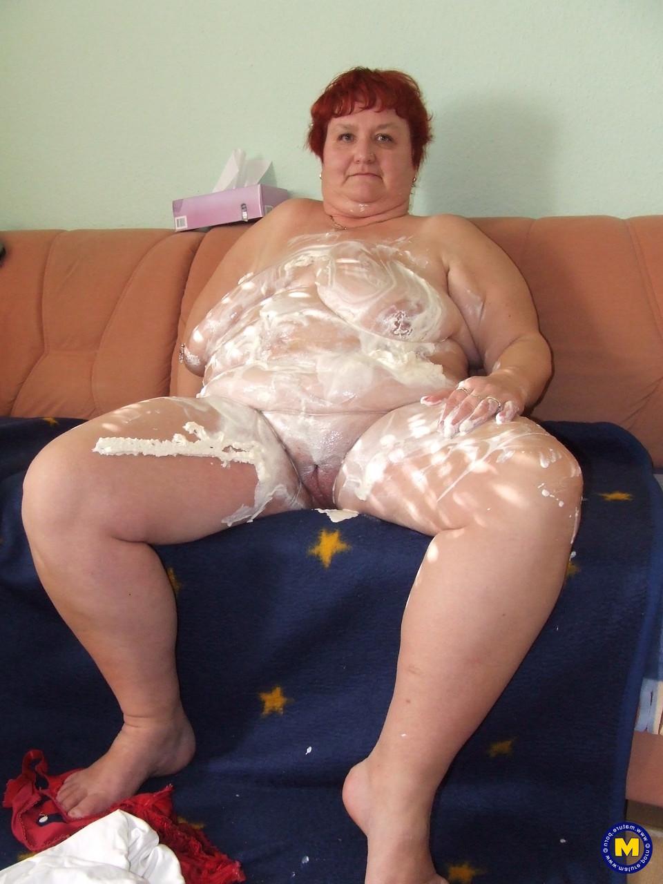 20P Mature BBW Iris spreads whipped cream all over her saggy tits & fat body