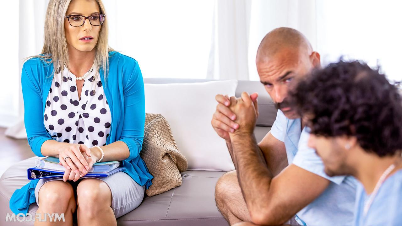 20P Die unersättliche Mutter Cory Chase fickt in ihrer ultimativen Tabu-Zusammenstellung