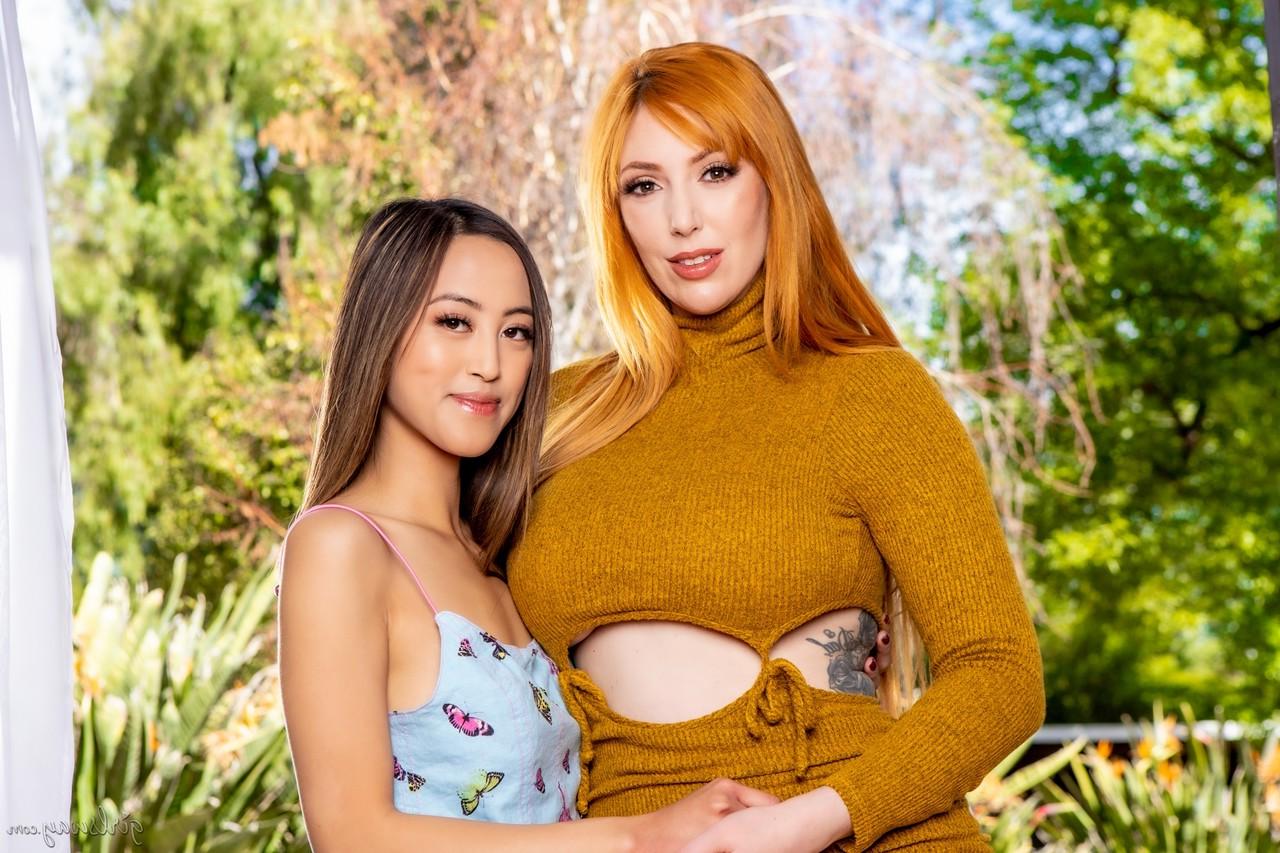 15P A ruiva Lauren Phillips faz sexo lésbico com a enteada Alexia Anders