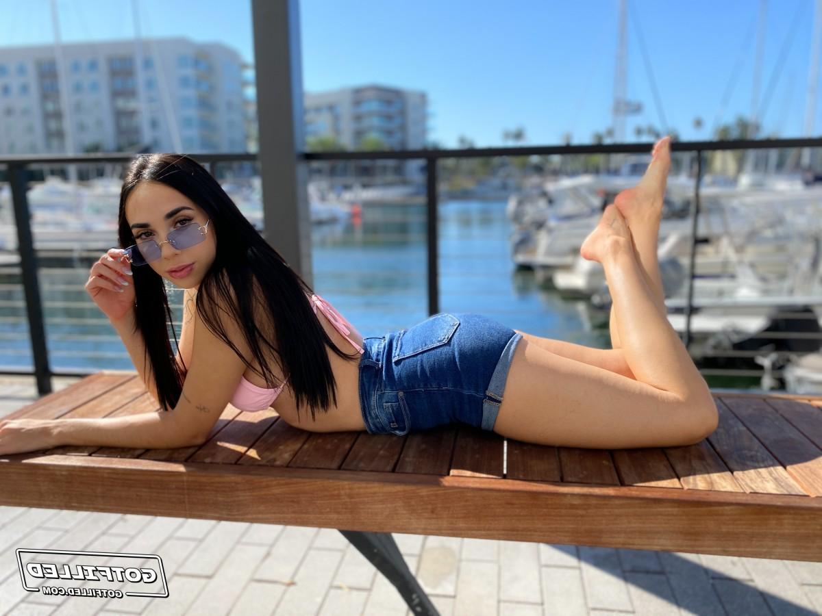 20P Brunette chick Gaby Ortega models a bikini at a marina before POV fucking