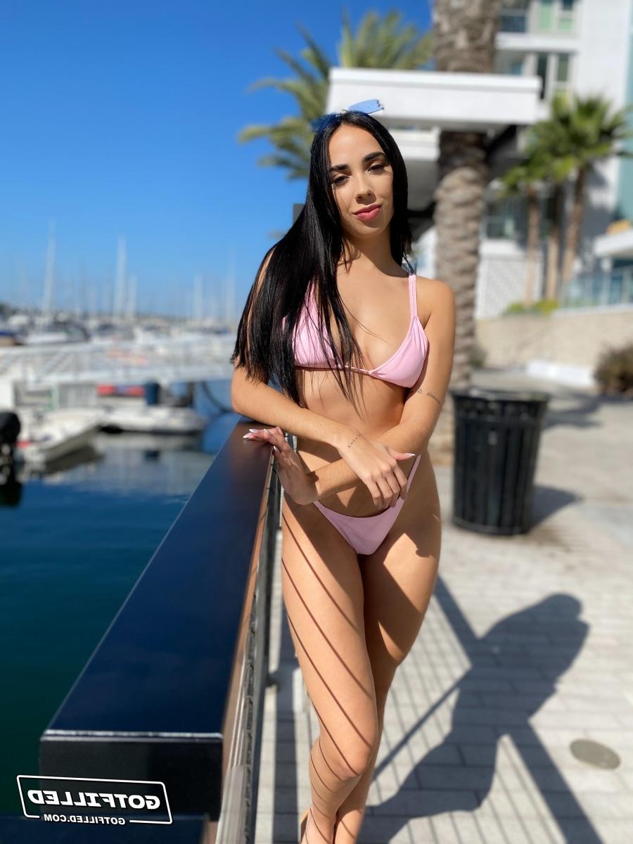 20P Brunette chick Gaby Ortega models a bikini at a marina before POV fucking