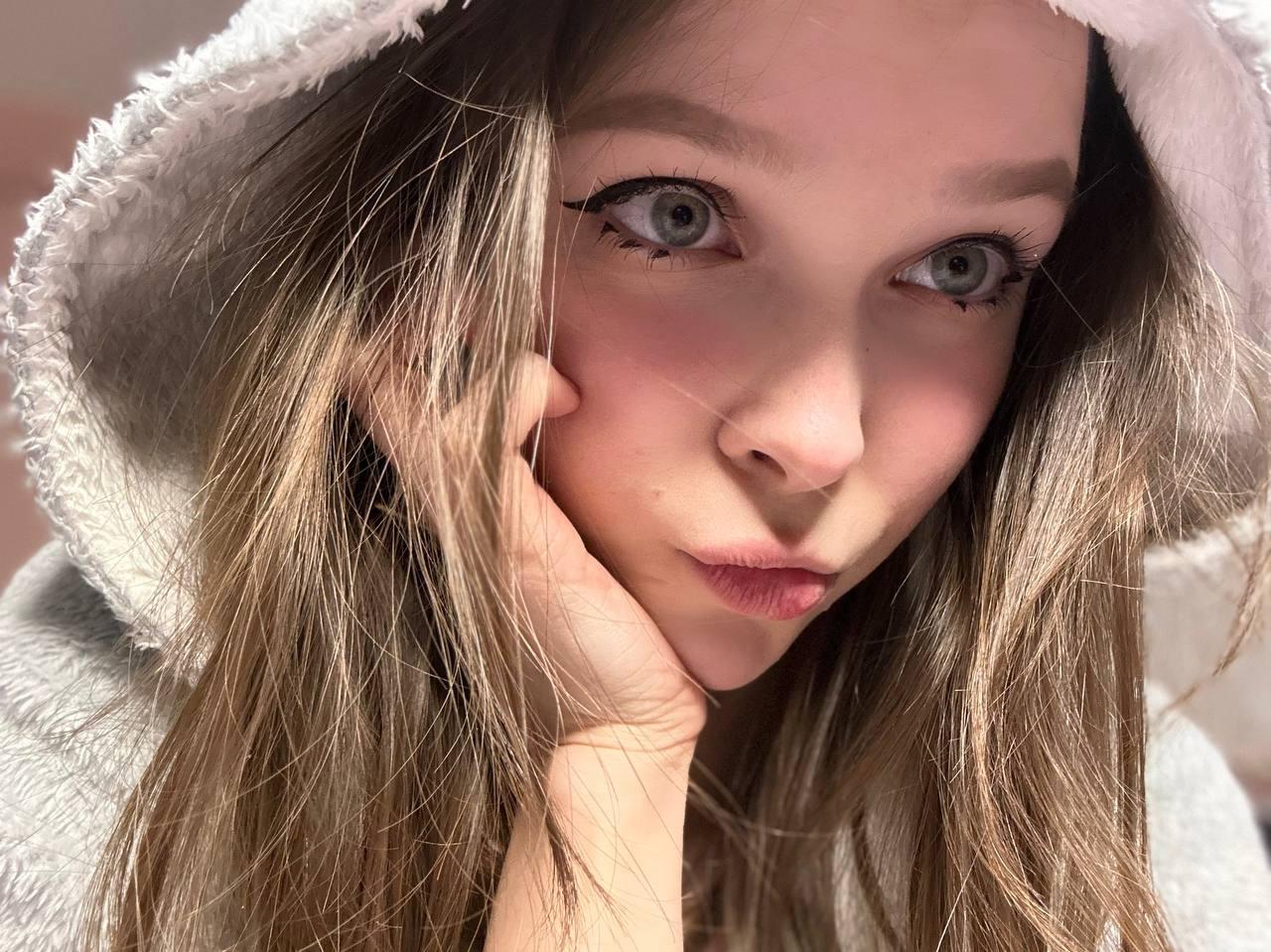 12P OnlyFans LittleKitty69 Little Kitty