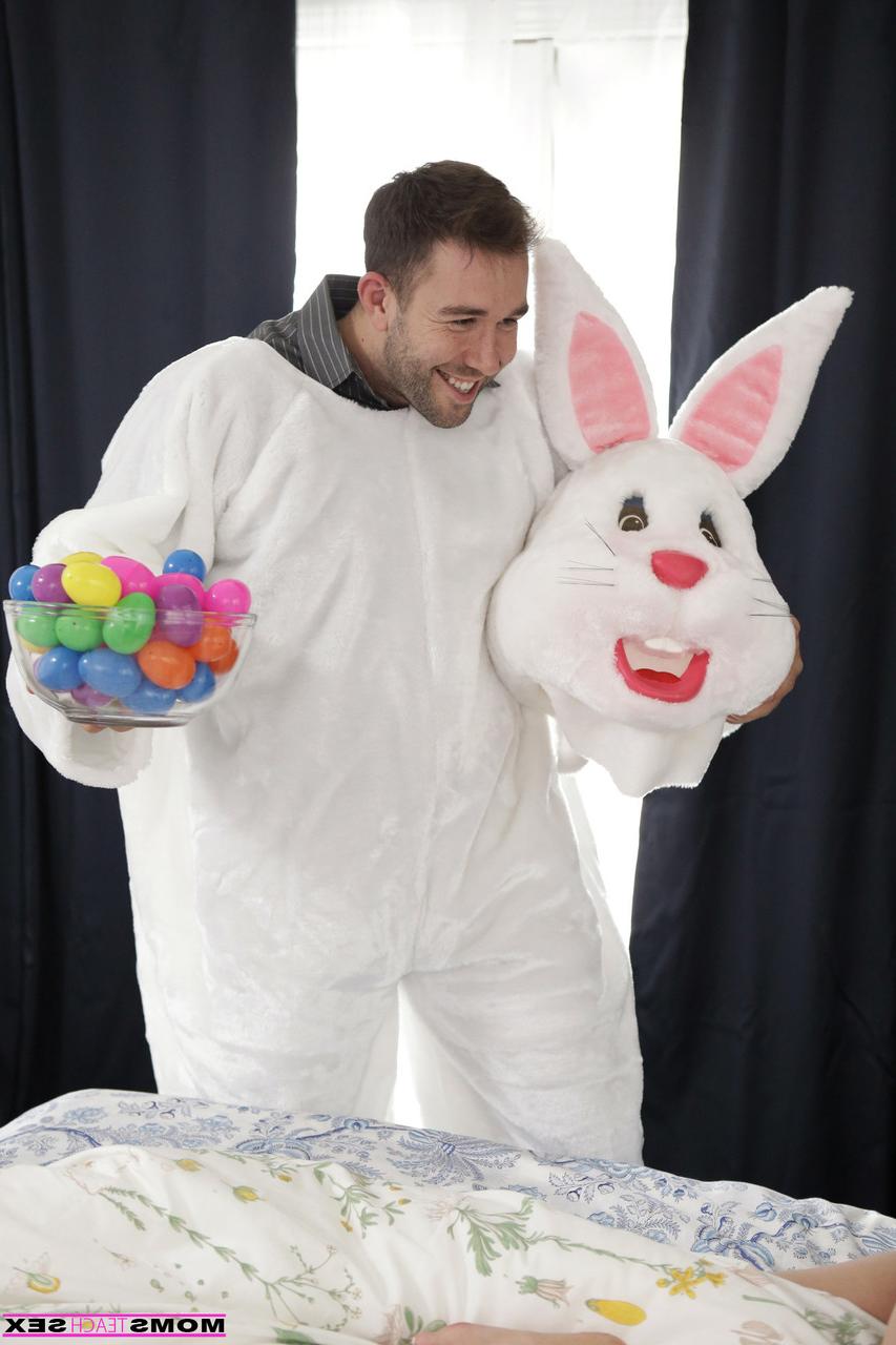 19P Step mom & stepsister get banged by the horny Easter Bunny in family 3some