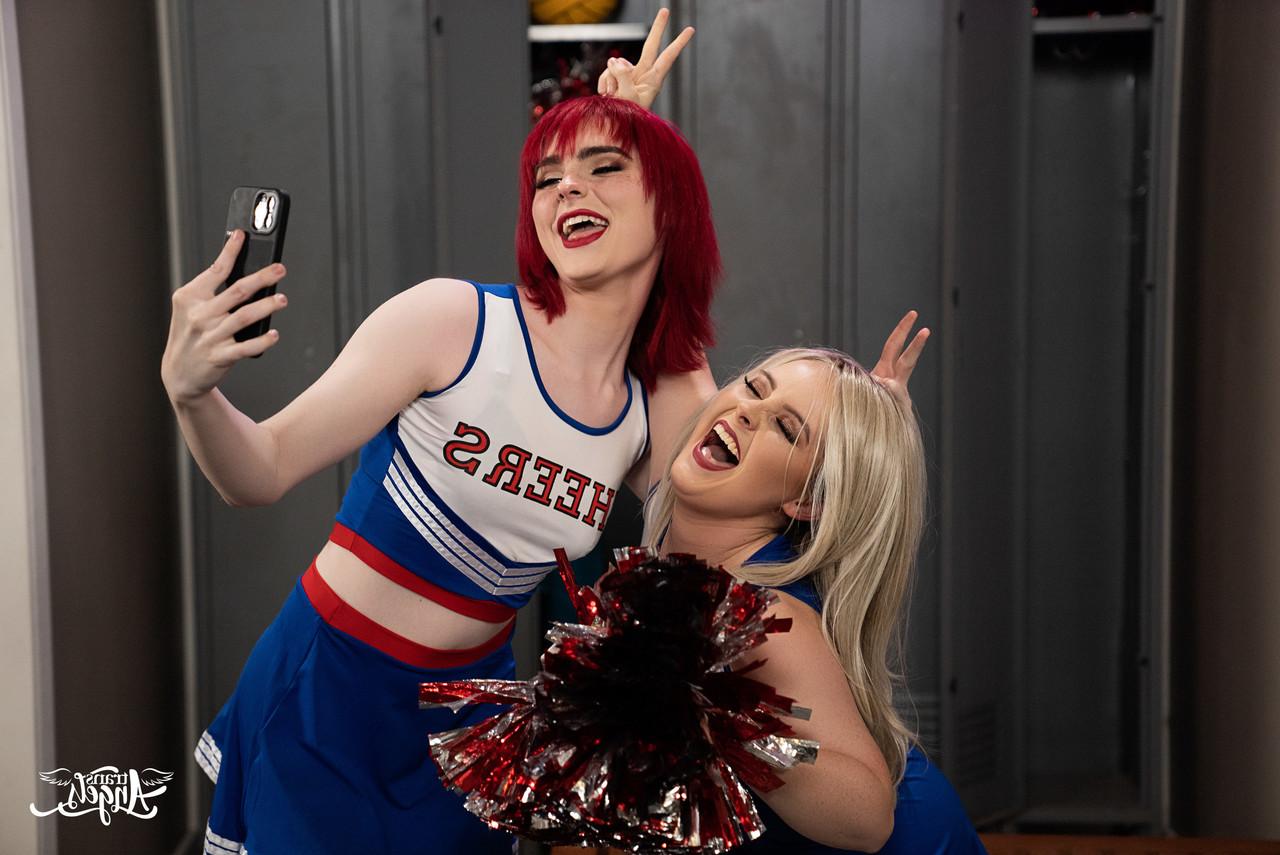 18P Trans Angels Michael DelRay, Ella Hollywood