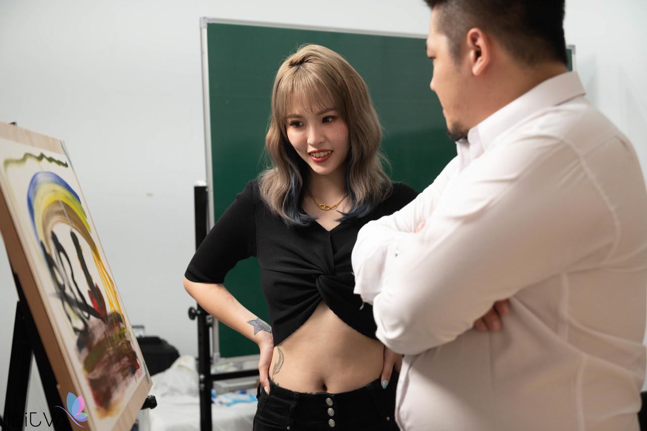 15P A chinesa Bad Bad tem relações sexuais depois de posar como modelo nua