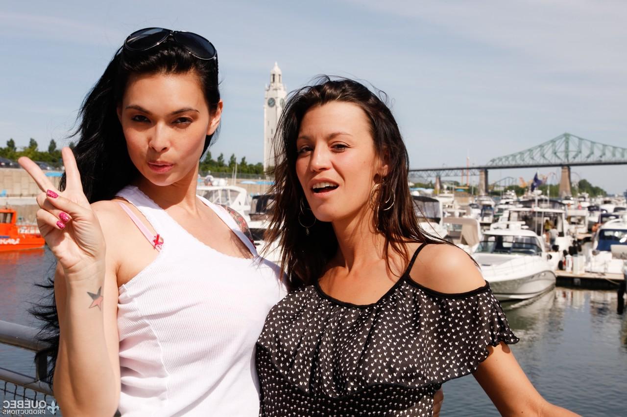 15P A estrela pornô Tera Patrick posa com a vagabunda quebequense Amy Lee na cidade do sexo de Montreal