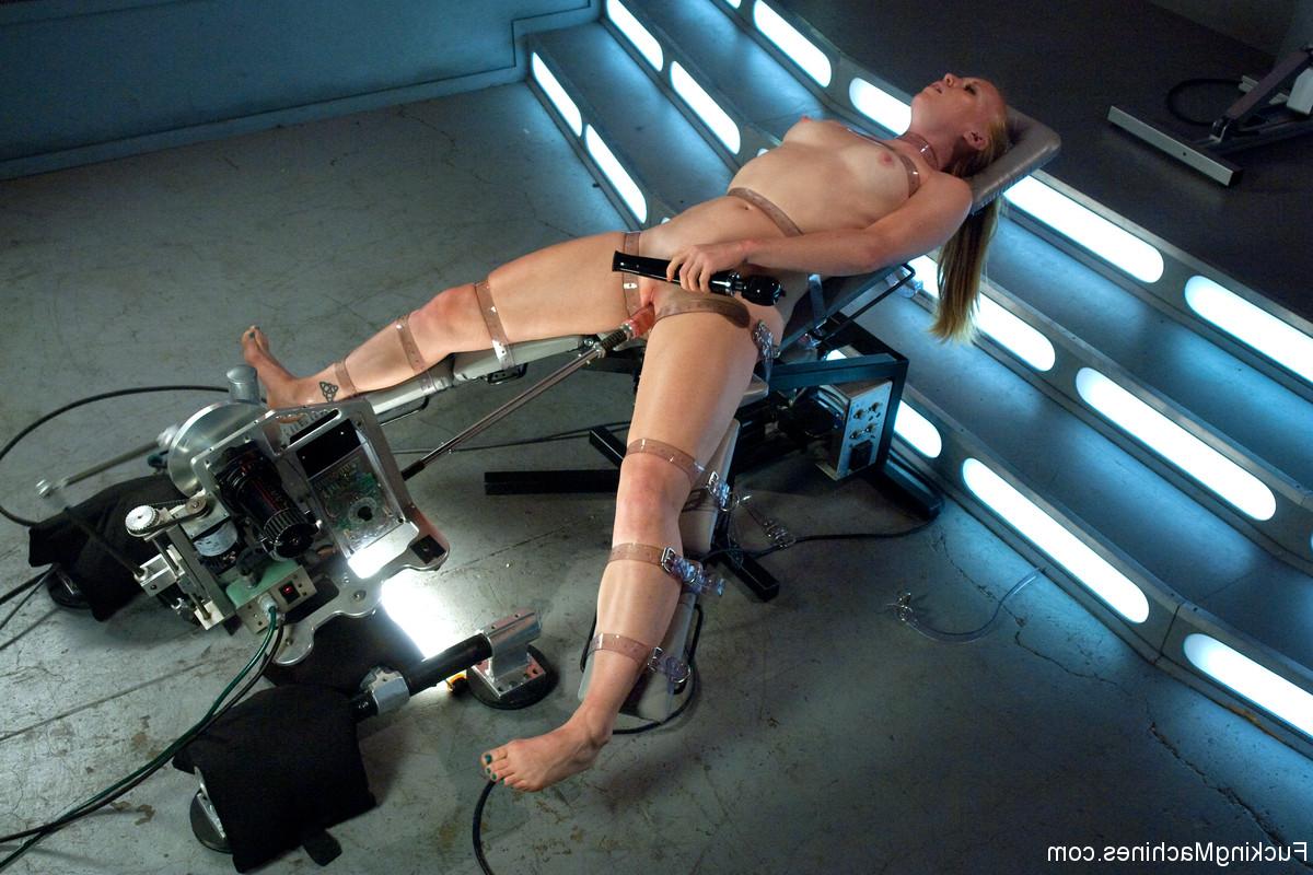 17P Tied up slut Ami Emerson gets her vagina banged by a sex machine