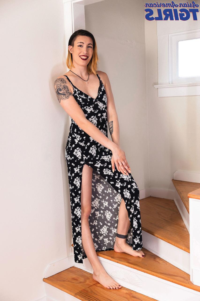 16P Asiatisches TGirl Riley Ivy