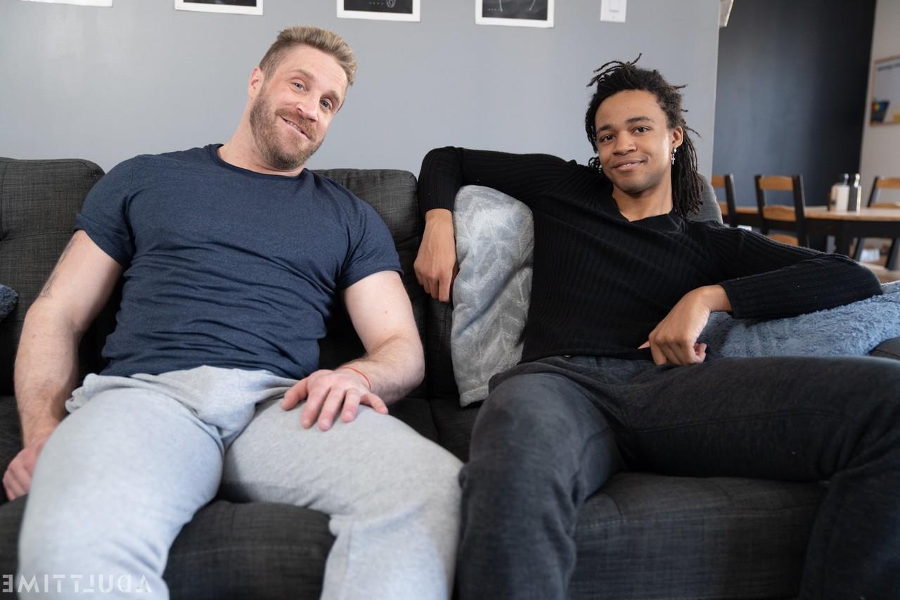 20P Muscular gay bear Mateo Tomas eats and fucks Shea Parker's big black booty