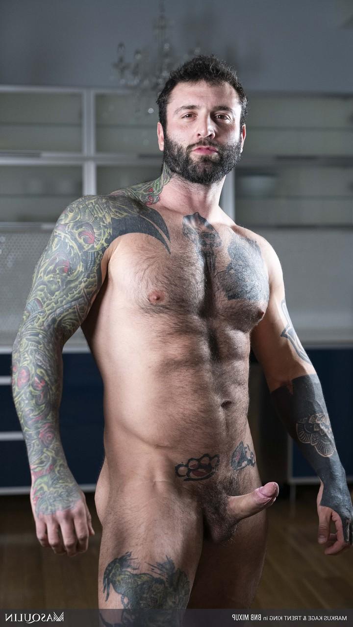 20P Hombres gays musculosos Trent King y Markus Kage tienen sexo anal entre ellos