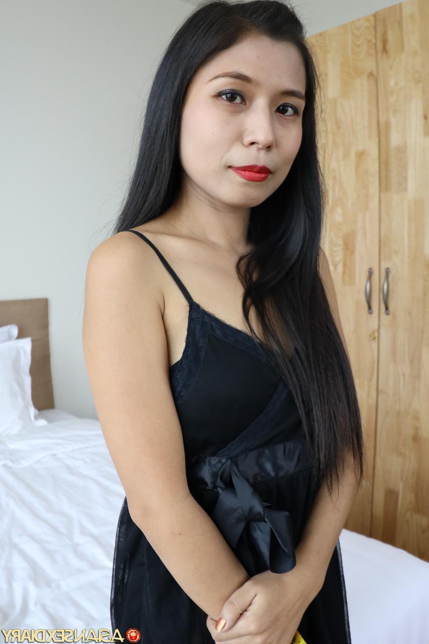 20P Asian MILF Eva B gives a great BJ and gets her hairy cunt fucked doggystyle