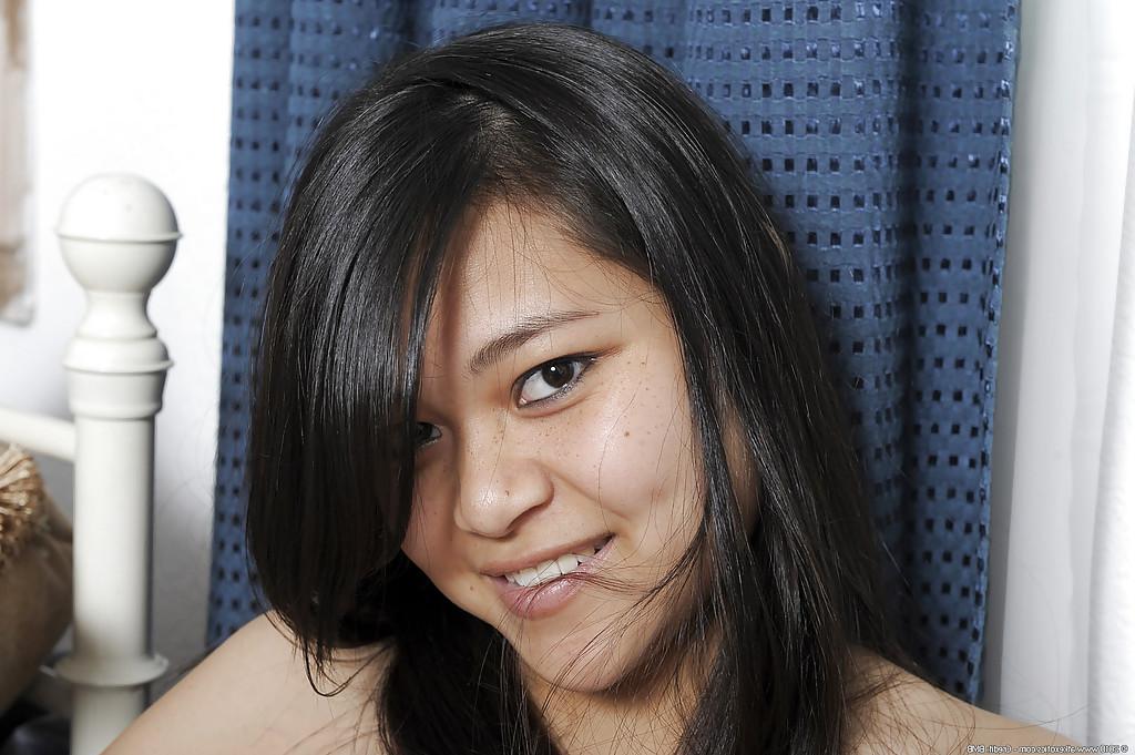 16P Barefoot Latina first timer Guilliette flashing her nice young girl tits