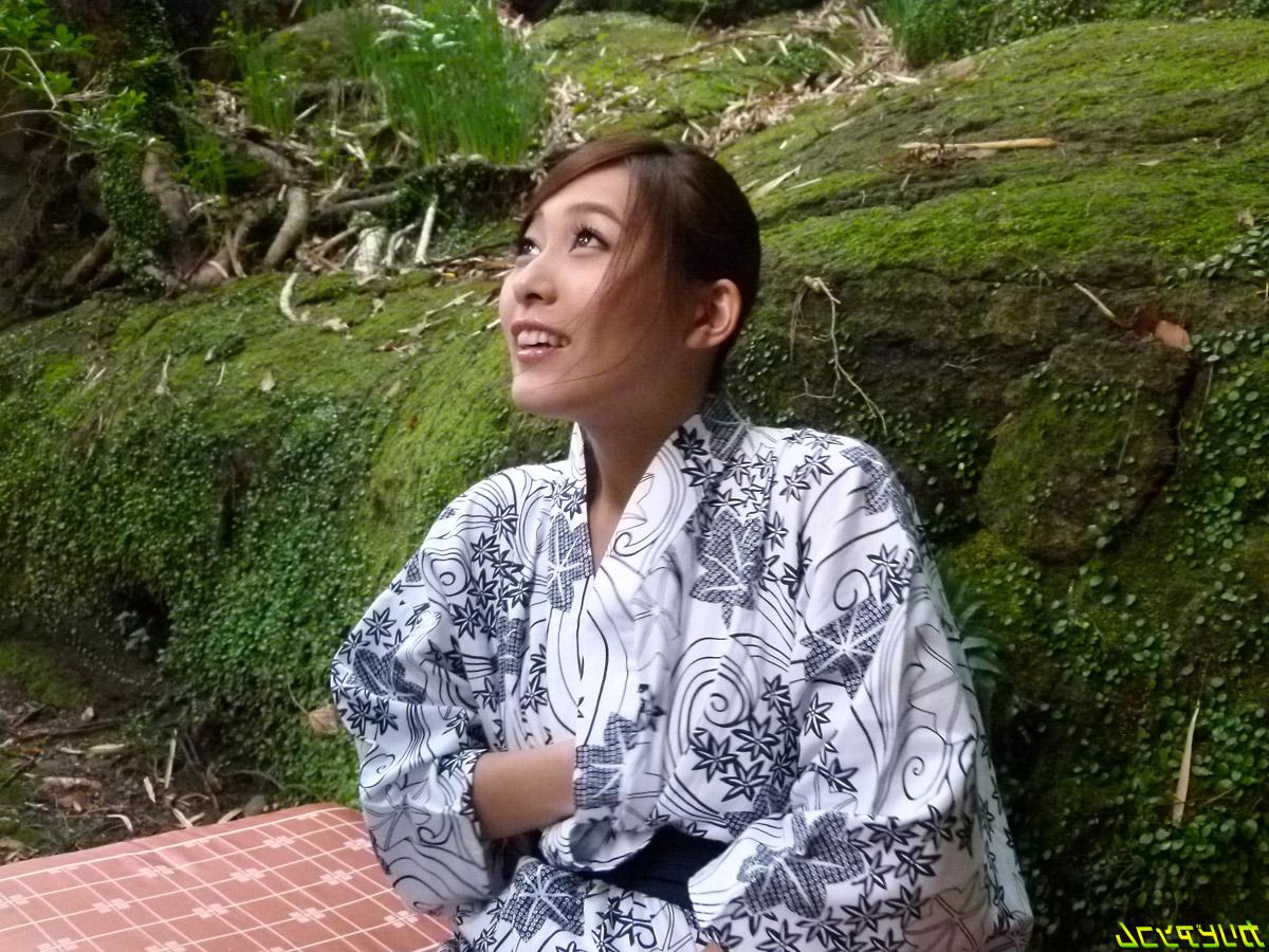 20P Petite Asian goddess Aoi Mizuno enjoying a fantastic outdoor threesome