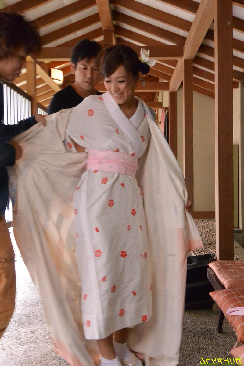 20P Petite Asian goddess Aoi Mizuno enjoying a fantastic outdoor threesome