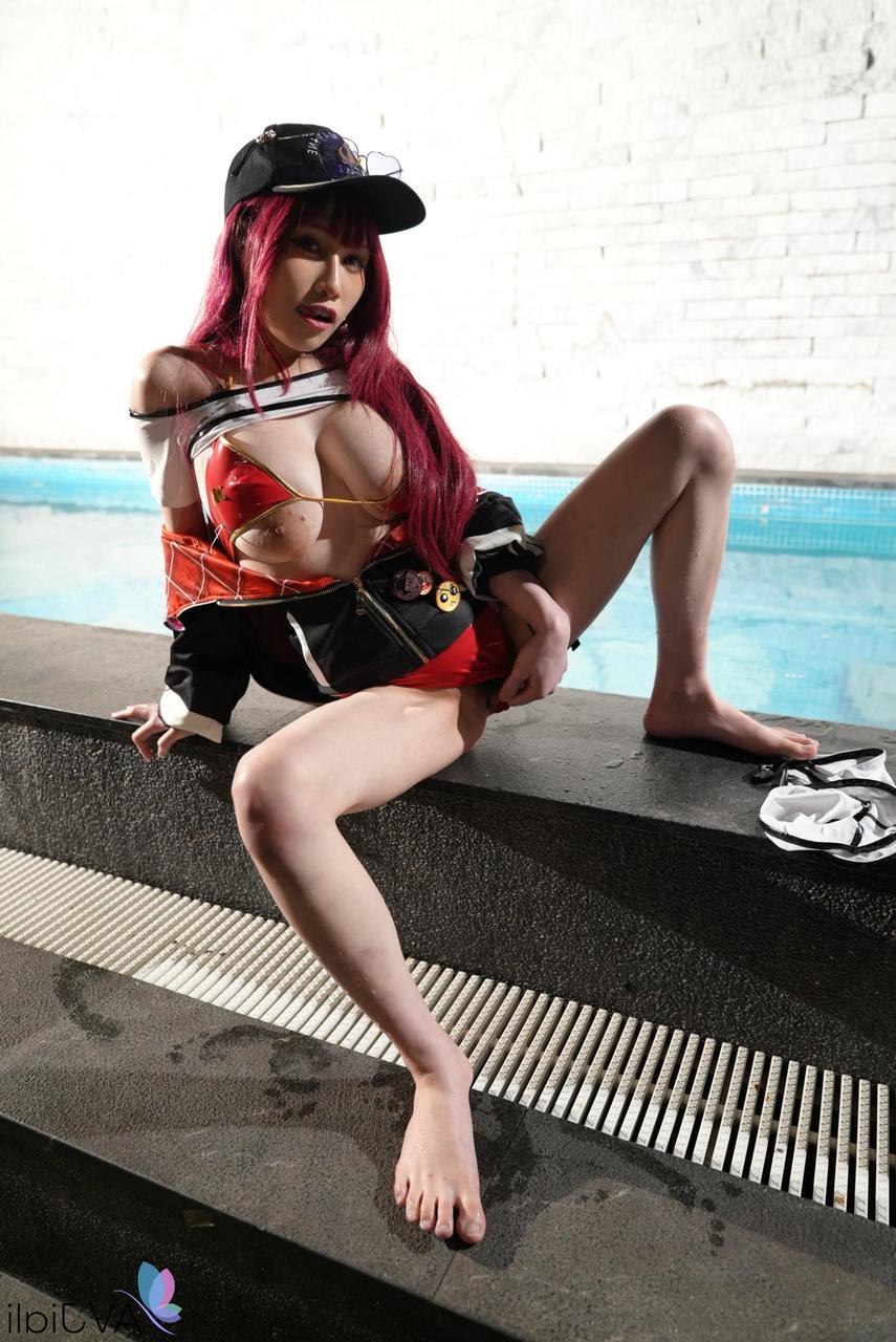 20P Gata ruiva sexy com peitos grandes Xiao Ye Ye leva uma pancada por trás