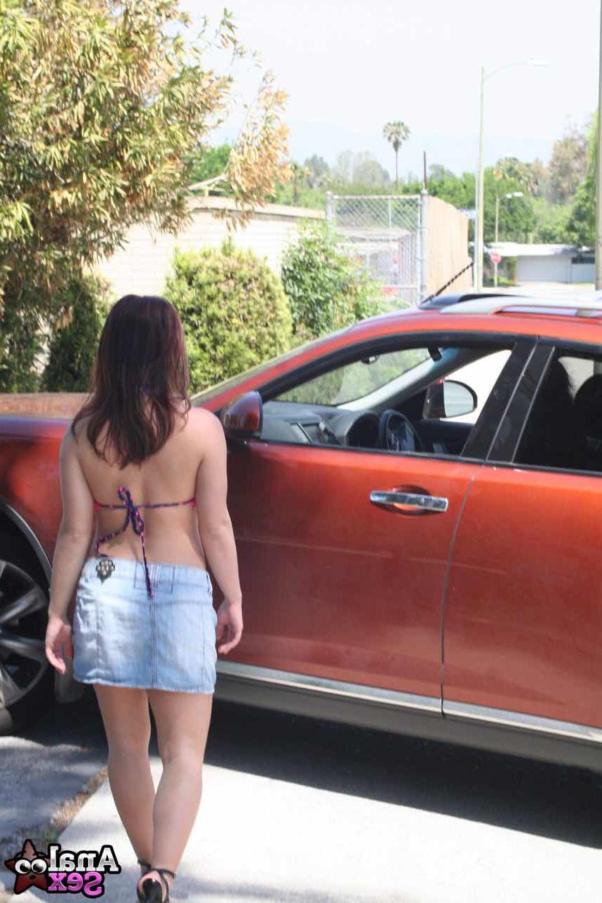 15P A menina pequena Katja Kassin expõe sua bunda legal antes da foda anal hardcore