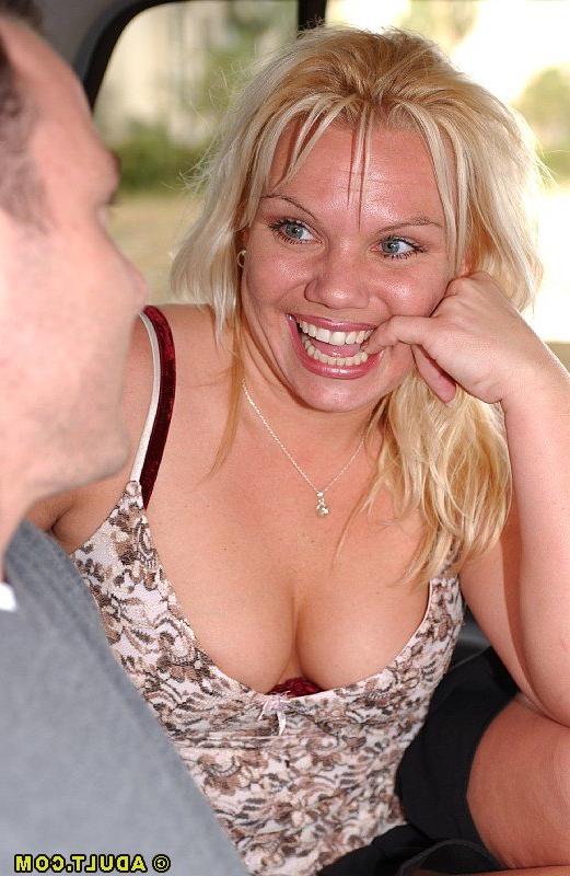 16P Chippy MILF has some pussy licking and cock gobbling fun on the back seat