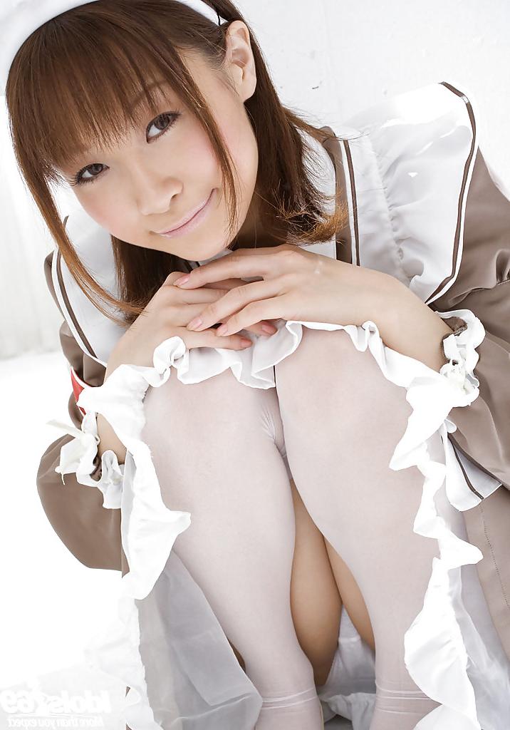 16P Sexy estudante asiática Misa Kikouden descobrindo seus peitos pequenos