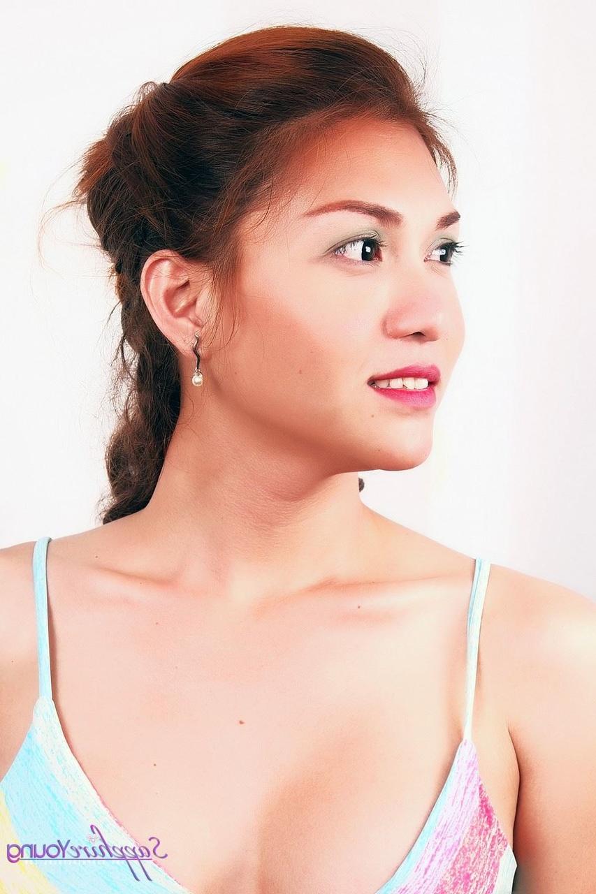15P Sapphire Young Official estrelando Sapphire Young Hot Porn Pics
