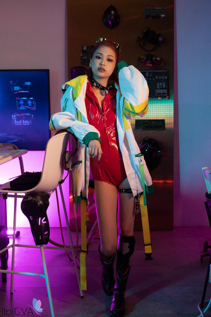 20P La sexy china Xiang Xiang es desnudada y follada por su novio