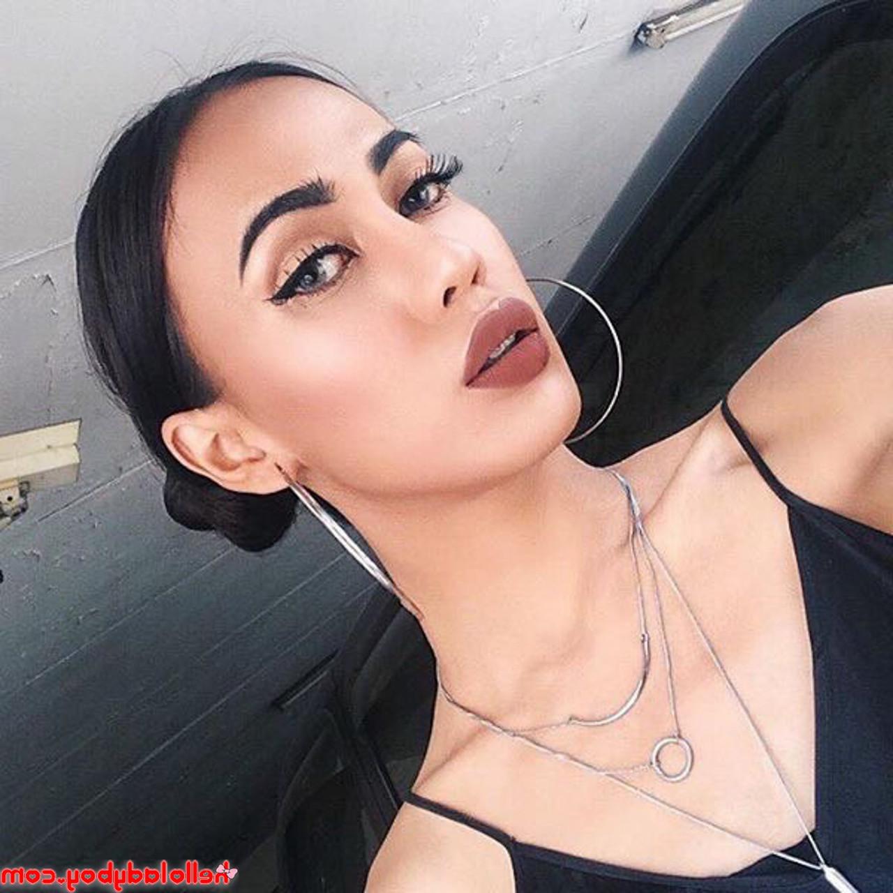 19P Sexy Asian transsexual models pose provocatively in a ladyboy compilation