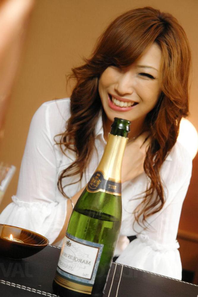 16P A ruiva japonesa Aya Sakuraba ostenta uma vagina bagunçada depois de sexo POV