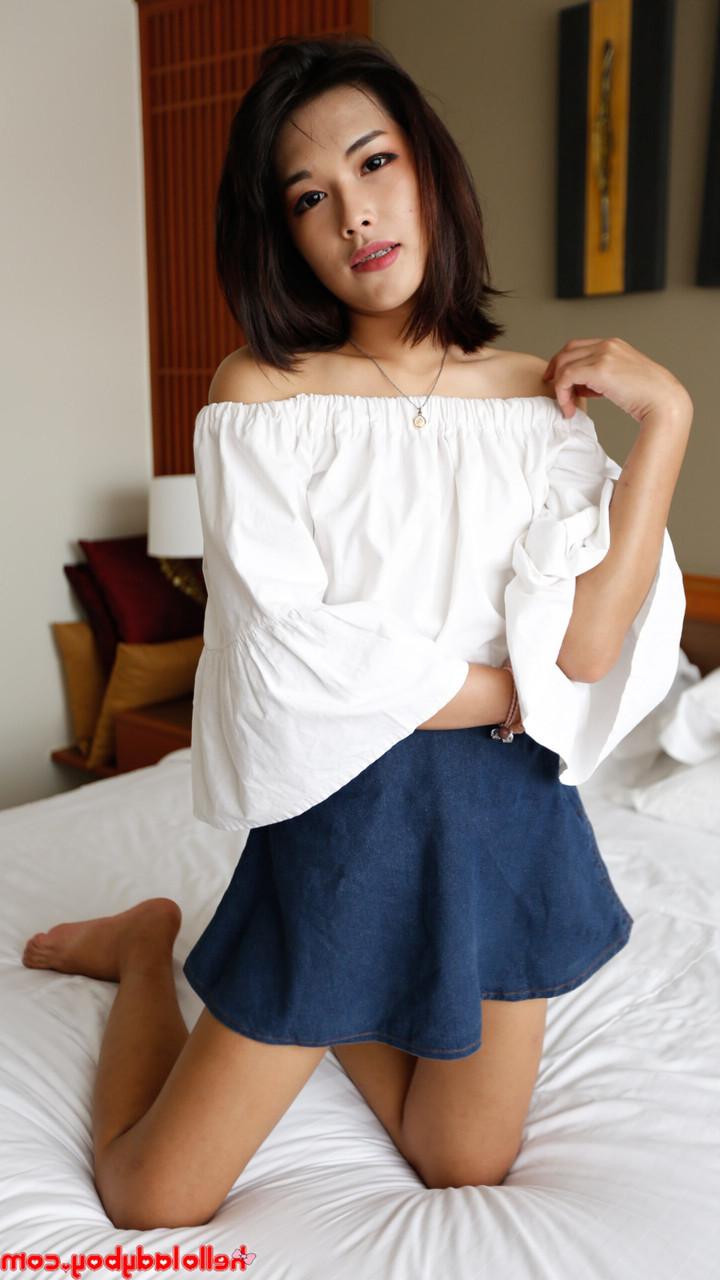 20P Gorgeous ladyboy Pream strips and poses in her sexy bra and panties