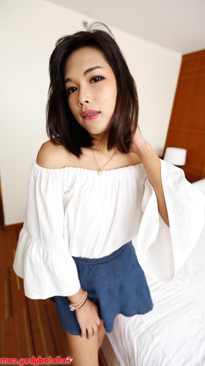 20P Gorgeous ladyboy Pream strips and poses in her sexy bra and panties