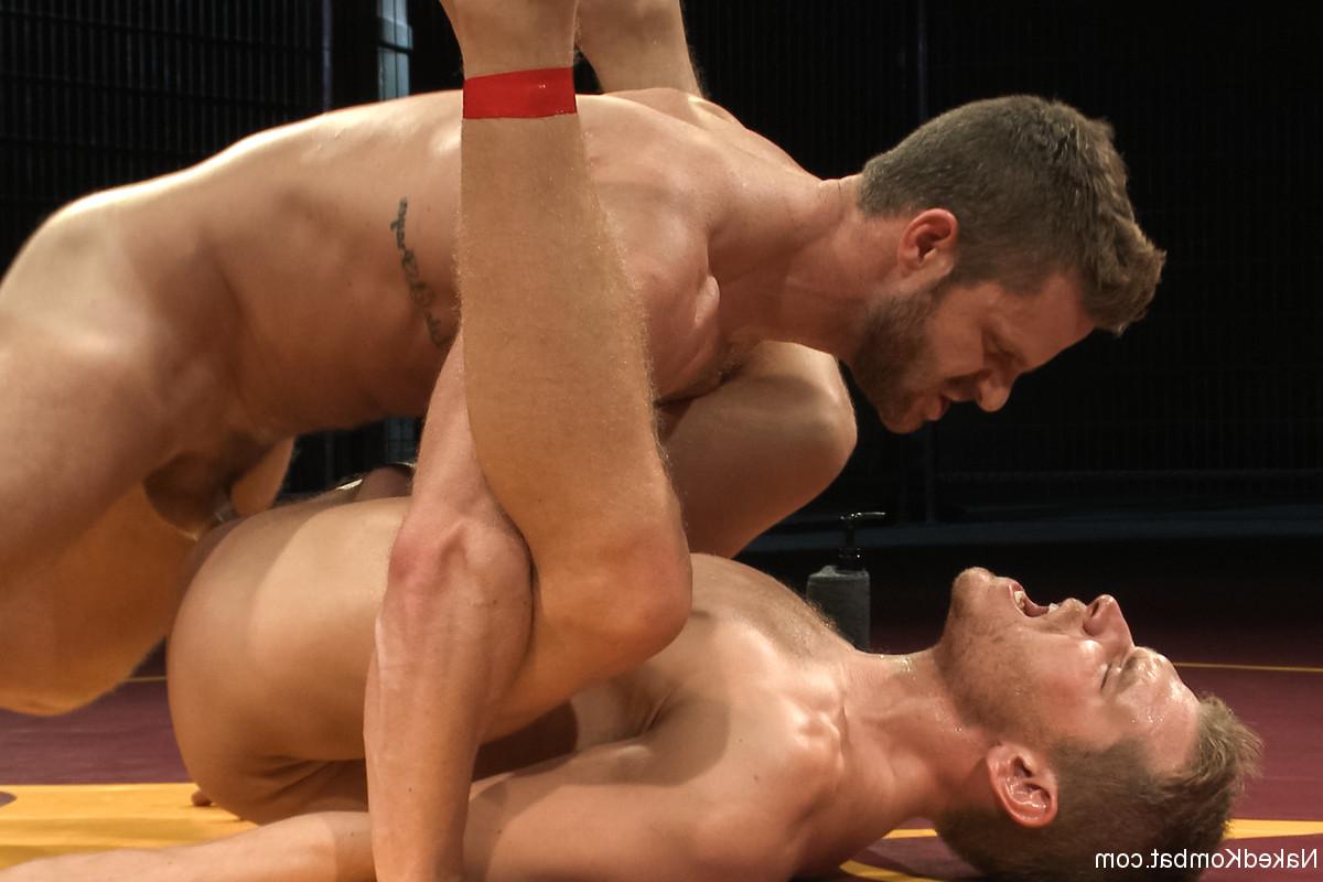 20P Alex Adams, Landon Conrad nus dans Kombat