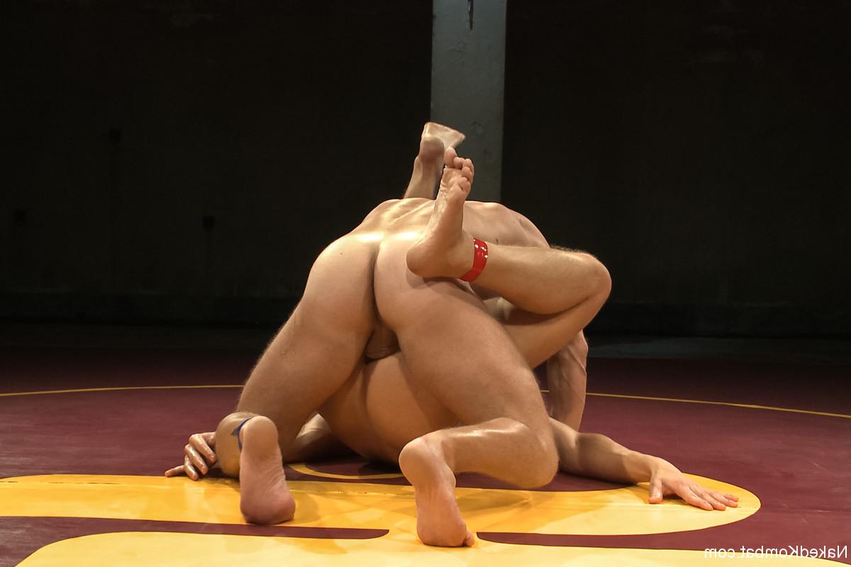 20P Alex Adams, Landon Conrad nus dans Kombat