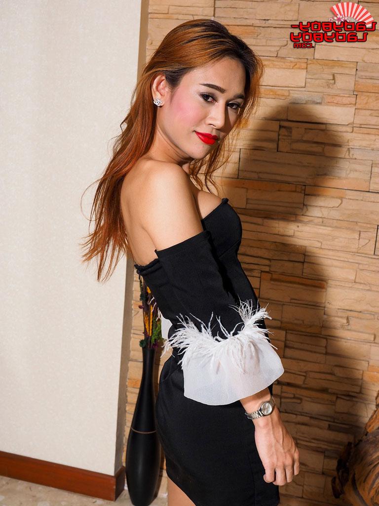 15P Ladyboy Ladyboy featuring Emmy XXX Pics