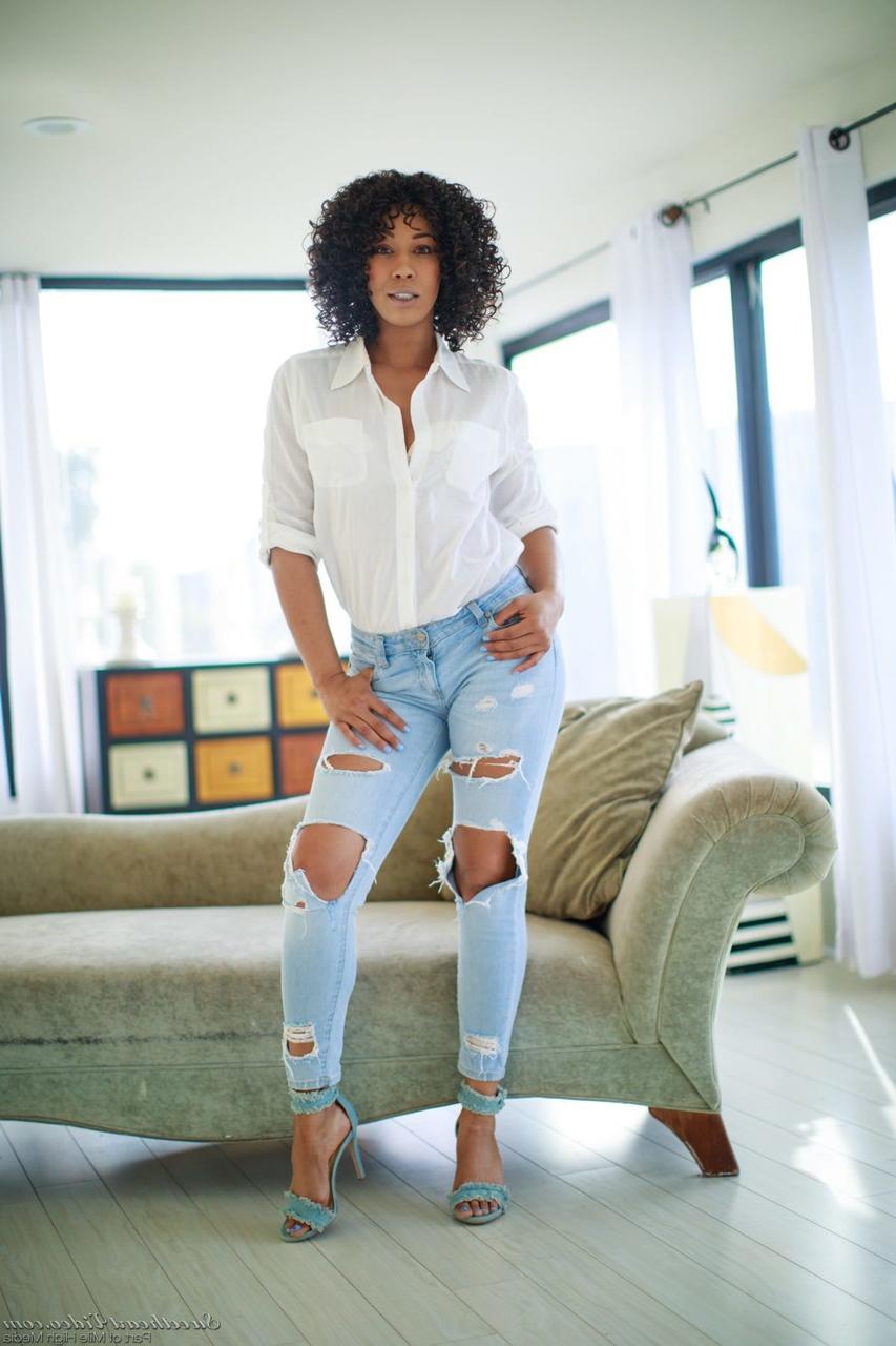 20P Mile High Media Misty Stone, Vina Sky