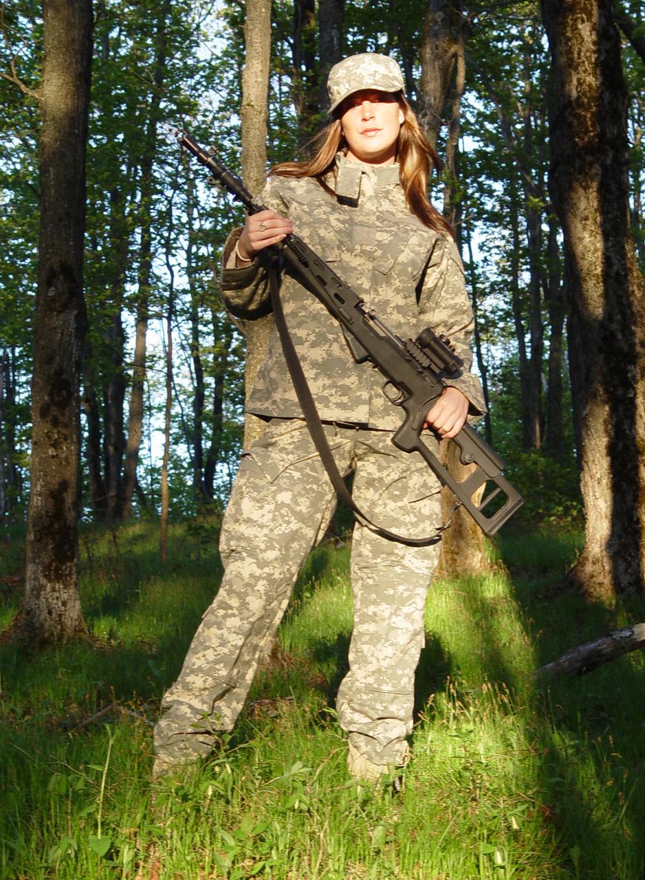15P Chicas militares calientes