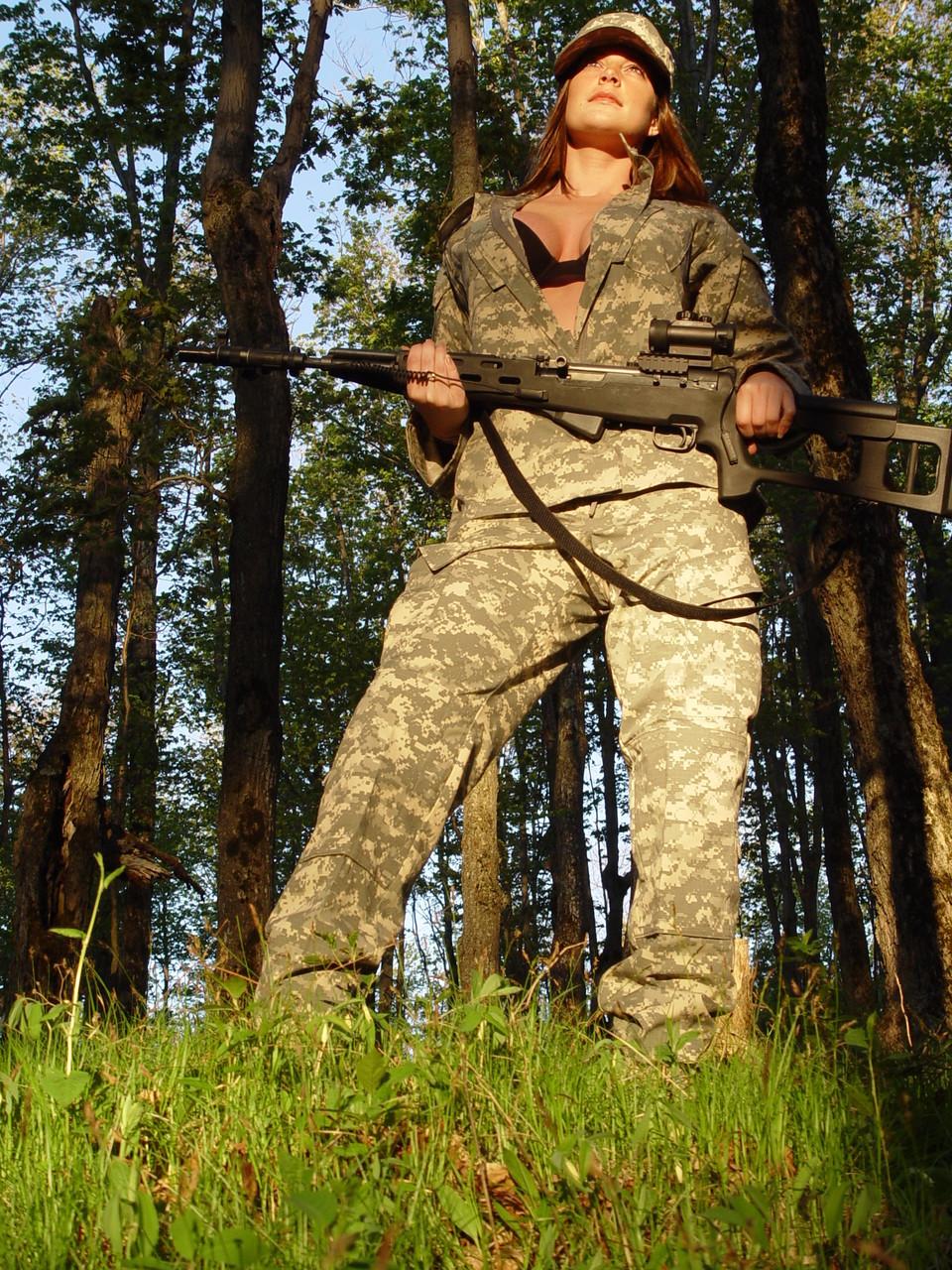 15P Chicas militares calientes