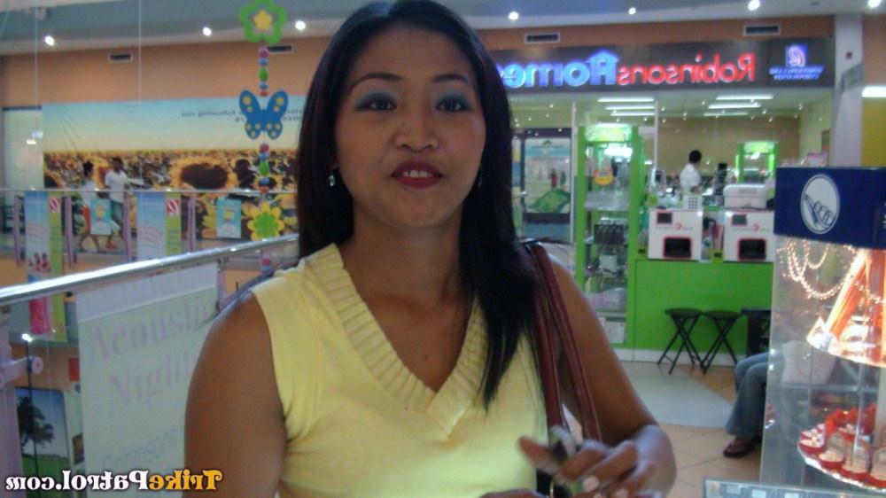 15P Asian first timer Venice gets picked up at a mall before having POV sex