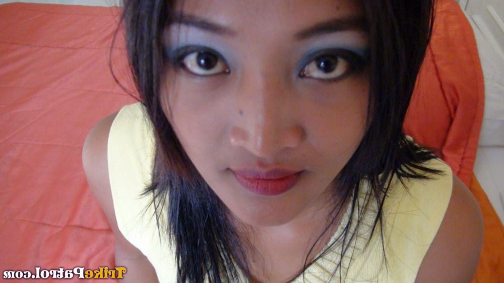 15P Asian first timer Venice gets picked up at a mall before having POV sex
