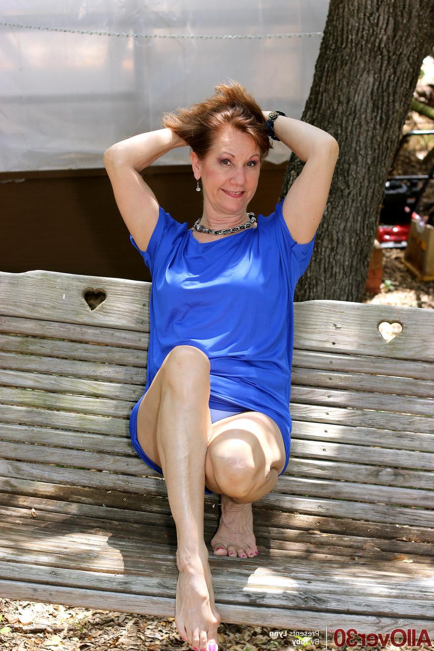 20P Naughty MILF Lynn flaunts her big ass & saggy tits all nude outdoors