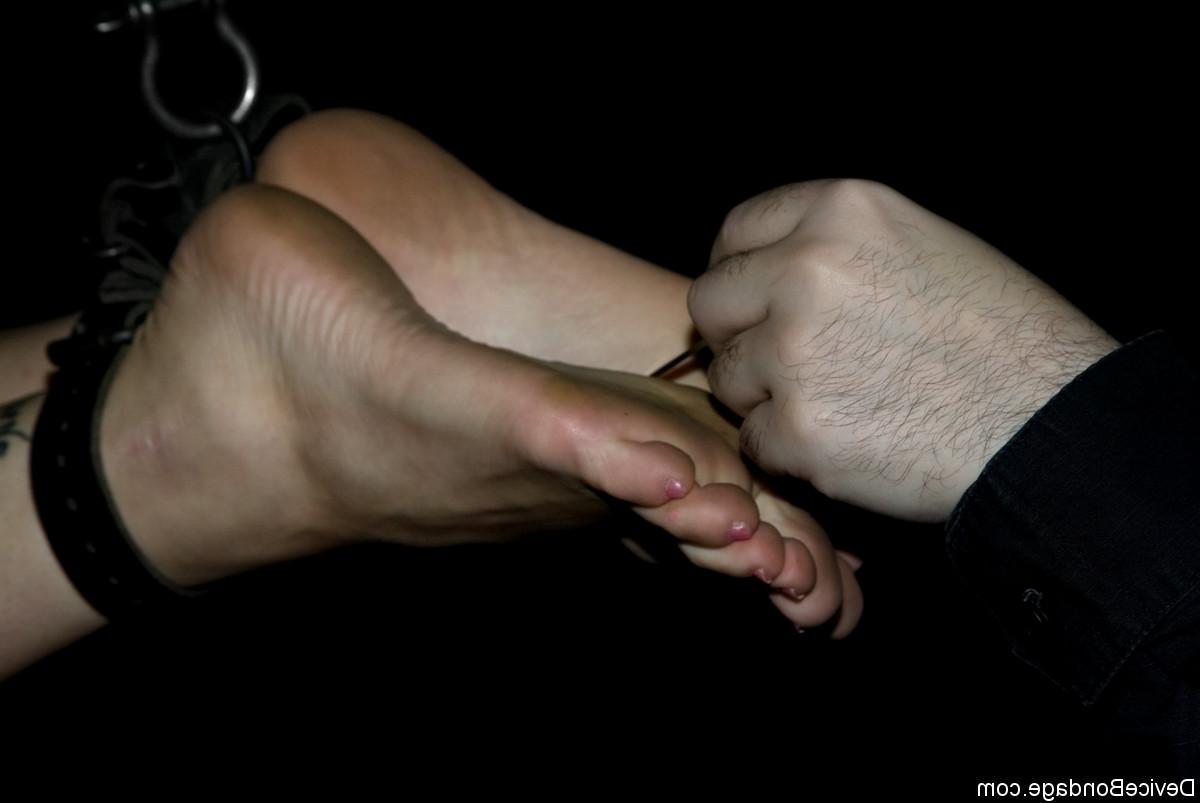 20P Blonde babe Dylan Ryan endures corporal punishment while naked in bondage