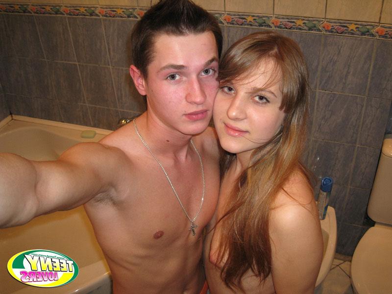 16P Teen couple take self shots while having sex in a bathtub